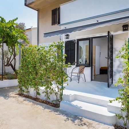 3 Minutes From The Beach: Lovely Studio Apartment 普拉 外观 照片