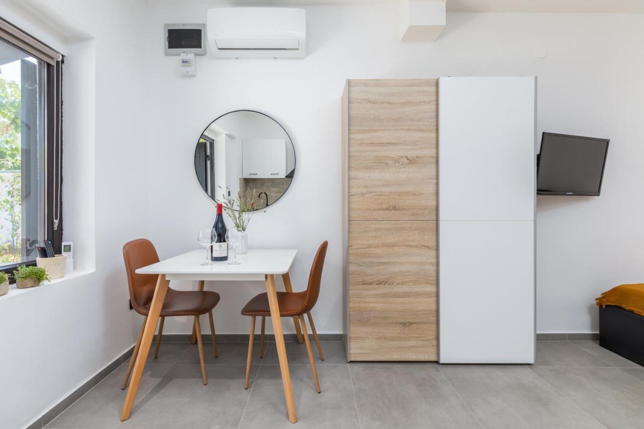 3 Minutes From The Beach: Lovely Studio Apartment 普拉 外观 照片