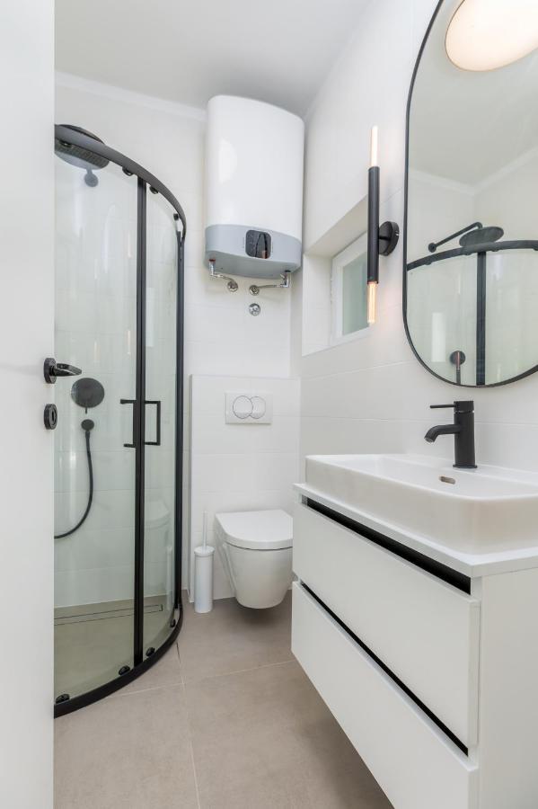 3 Minutes From The Beach: Lovely Studio Apartment 普拉 外观 照片