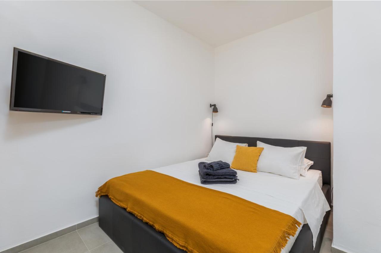 3 Minutes From The Beach: Lovely Studio Apartment 普拉 外观 照片